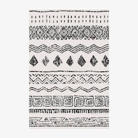 Ορθογώνιο χαλί με άσπρα και μαύρα γεωμετρικά σχέδια σε στυλ Keecy B