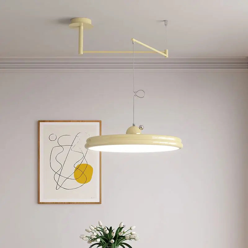 πολυέλαιος σχεδίασης χρωμίου με μακριούς αιωρούμενους βραχίονες που περιστρέφονται 360°