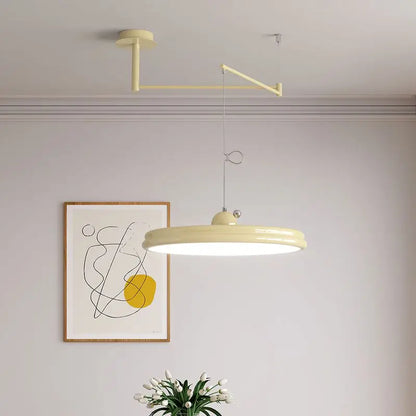 πολυέλαιος σχεδίασης χρωμίου με μακριούς αιωρούμενους βραχίονες που περιστρέφονται 360°