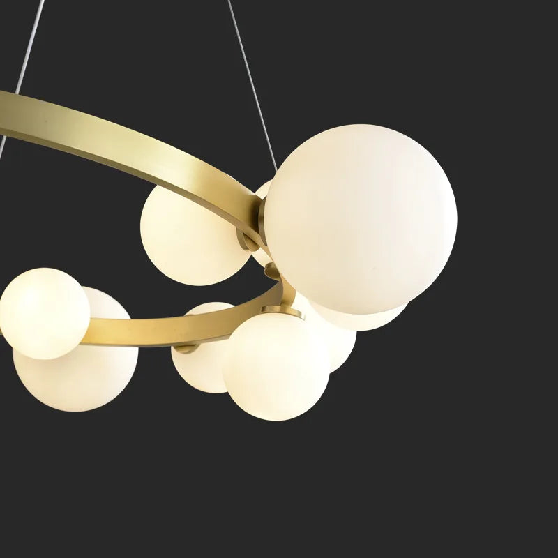 Στρογγυλός χρυσός πολυέλαιος LED με γυάλινες μπάλες