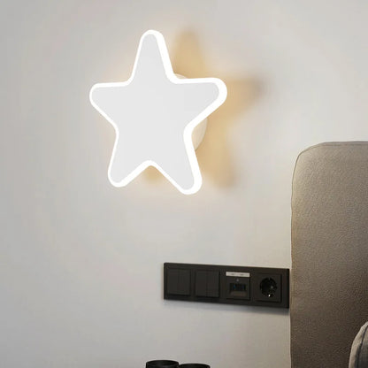 λευκό φωτιστικό τοίχου LED με διαφορετικά παιχνιδιάρικα σχήματα