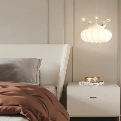 κρεμαστά φωτιστικά χρυσή κορώνα εσωτερική διακόσμηση λευκό σύννεφο σαλόνι τραπεζαρία εστιατόριο