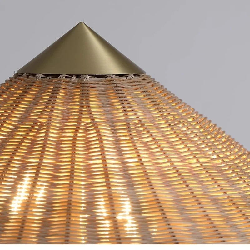 Χειροποίητο φωτιστικό δαπέδου Coinqieu σε υφαντό μπαστούνι ιαπωνικού στυλ